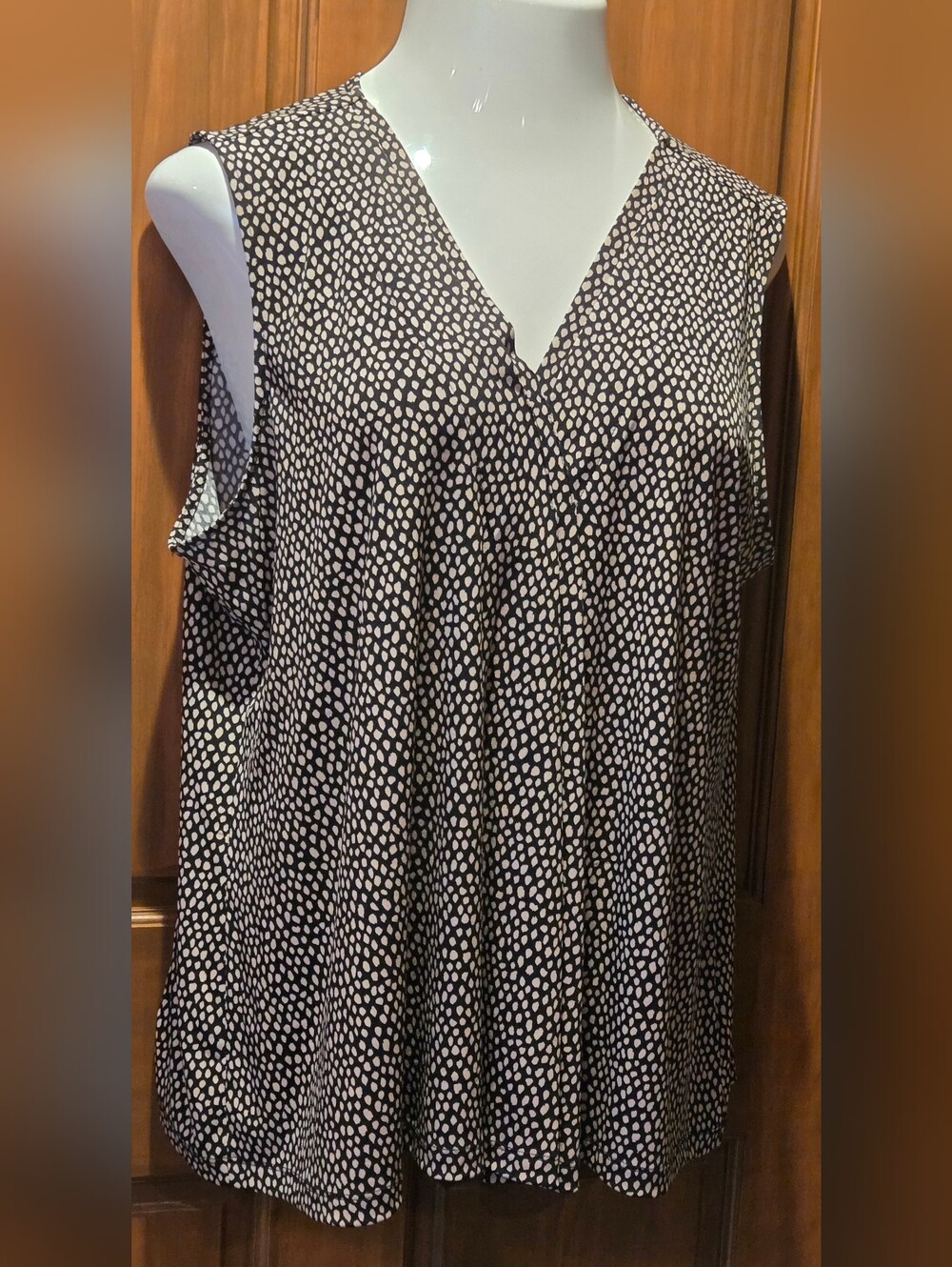 Dana Buchman Black Tank Top with Khaki Dot Print